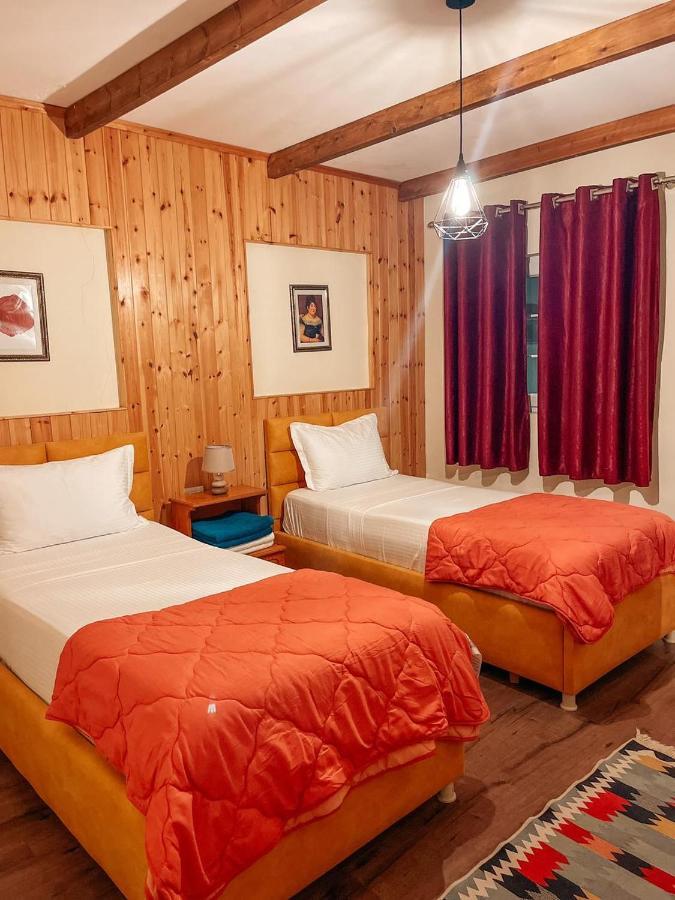 Guesthouse Lord Byron Tepelene Exteriör bild